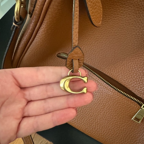 Coach Tan Leather Shoulder Bag - Picture 4 of 9